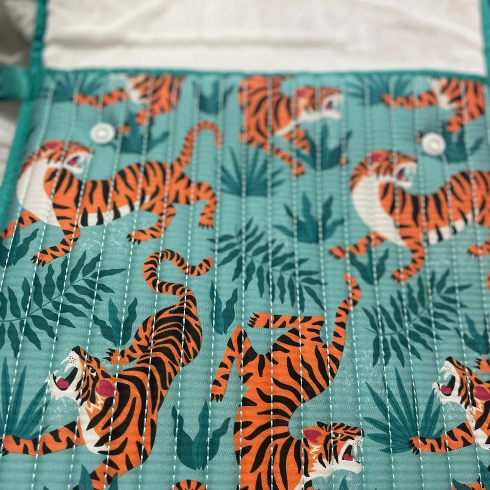Kirklands Teal Tiger Print Quilted Laptop Holder NWT Gift Ready